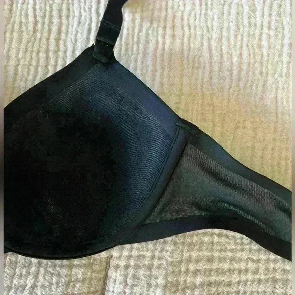 CUUP Demi Spacer Bra | 30A | T SHIRT BRA | Black | Gold Hardware - Picture 3 of 9